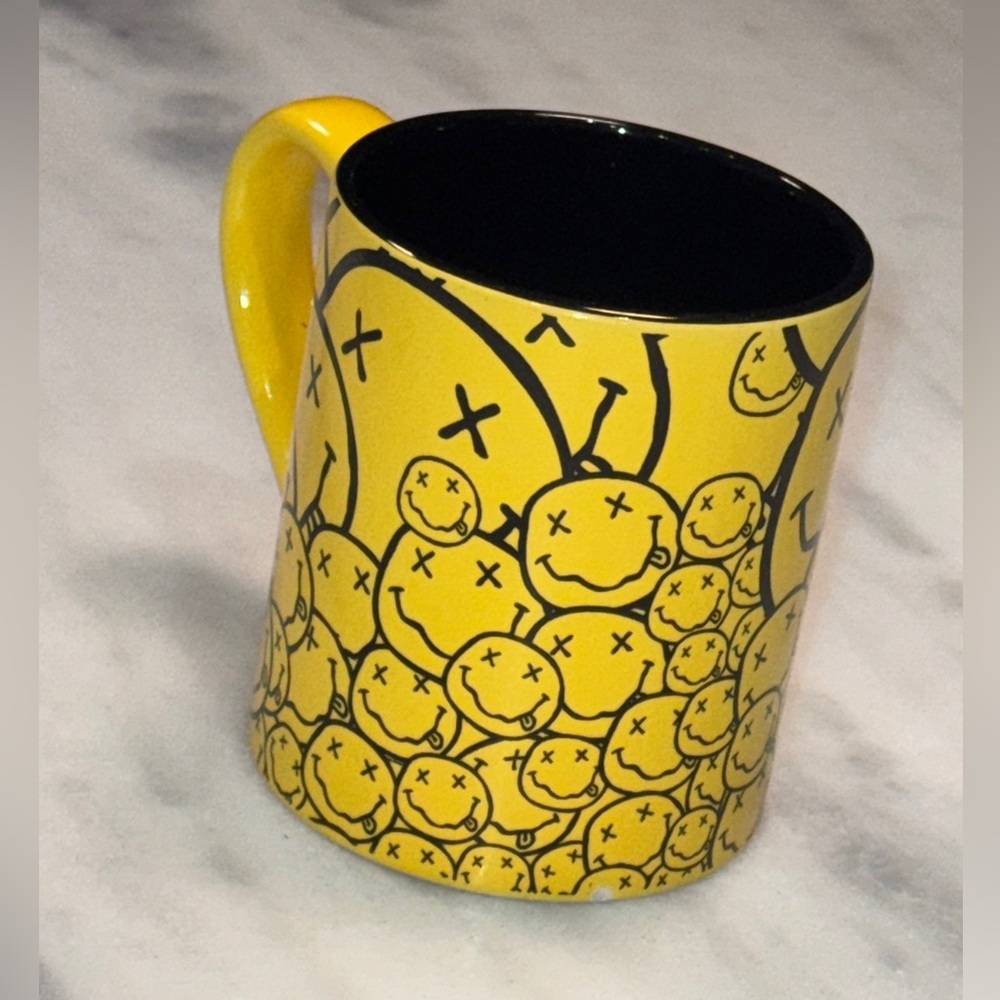 Nirvana Mug Coffee 14 Ounce Yellow Black Ceramic Smiley Face Collage - Picture 5 of 5